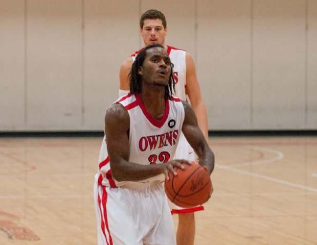 Justin Edmonds prepares to shoot a free throw. Photo by Seth Foley
