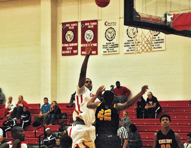 James Kelly, who finished with 22 points and 10 rebounds in only 22 minutes of action, attempts a shot midway through the second half. Photo by Kyle Wilber/Owens Sports Information