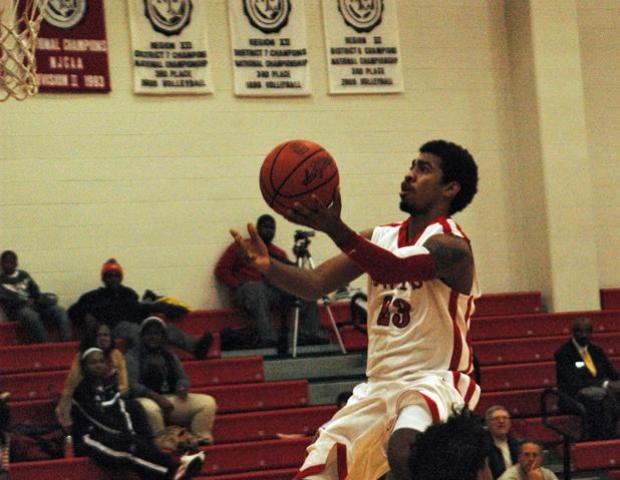Joe Retic II scored a season-high 23 points to help the Express men's basketball team upset No. 1 Mott Community College 91-80. Photo by Kyle Wilber/Owens Sports Information