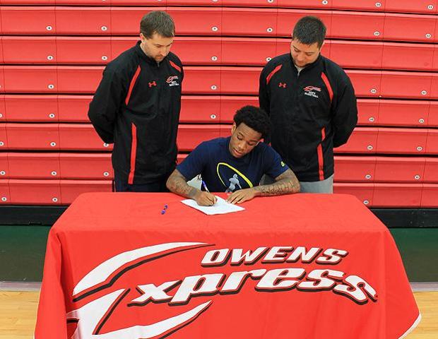 Markese Allen signs his letter of intent to play for Ohio Valley University next year. Photo by Nicholas Huenefeld/Owens Sports Information