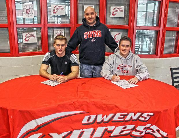 Owens men's golf head coach Josh Williams (standing) has signed Harrison Quirk (front left) and Dylan Holsclaw (front right) to his 2015-16 recruiting class. Photo by Nicholas Huenefeld/Owens Sports Information