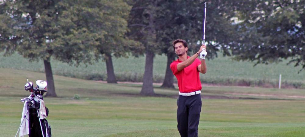 Dominic DiGiacomo watches a shot of his. Photo by Nicholas Huenefeld/Owens Sports Information