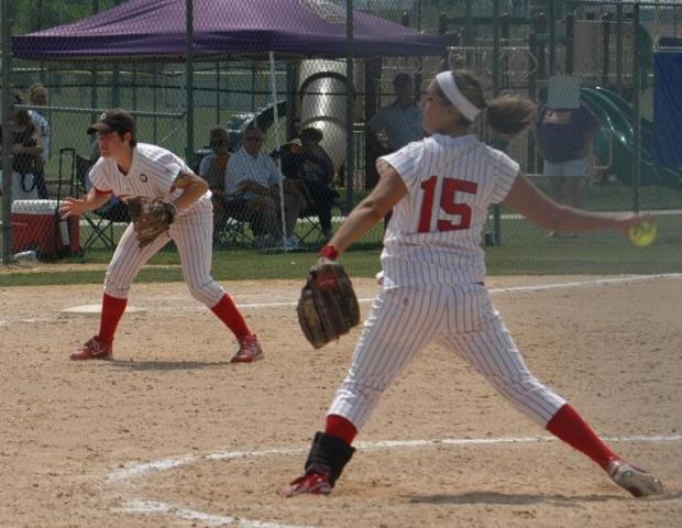 Courtney Parr delivers a pitch as Lindsey Bandeen prepares defensively in the sixth inning of Friday's NJCAA Div. II National Tournament. Photo courtesy of Nicholas Huenefeld