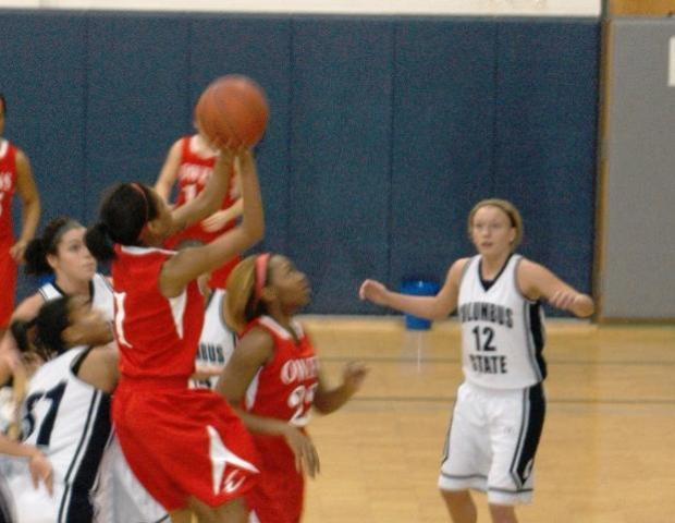 Uniqua Mitchell hits a floater in the paint. The frosh PG had 22 points and 3 blocks against Columbus State. Photo by Nicholas Huenefeld