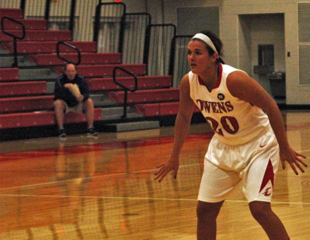 Emma-Jean Ricketts hit a jumper to pull the Express within two late in the second half, but the Express fell 64-56 to Mineral Area College in the opener of the Sodexo Classic Friday. Photo by Kyle Wilber/Owens Sports Information