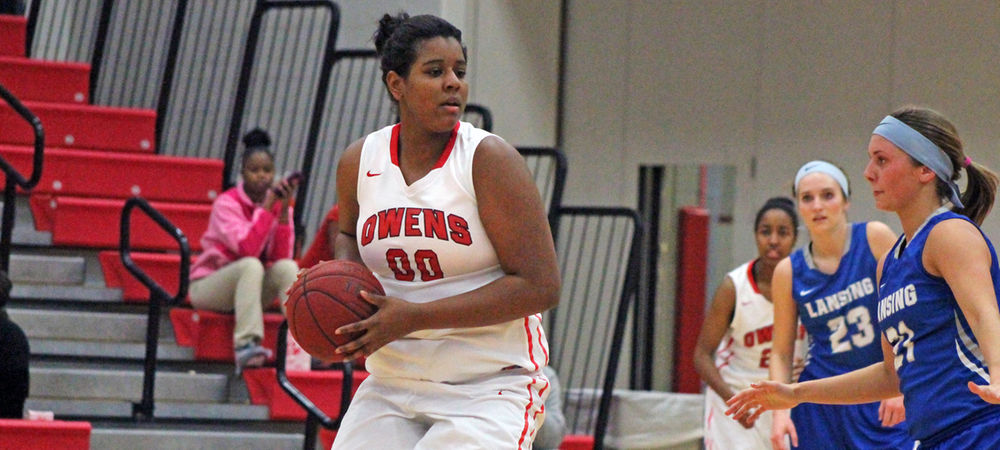 Kamryn Troike had 10 points and 8 rebounds in Tuesday's 107-55 win over Lansing. Photo by Nicholas Huenefeld/Owens Sports Information