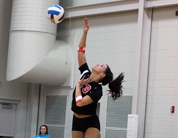 Kennedy Geyman, pictured here, had seven digs against Schoolcraft College today. Photo by Nicholas Huenefeld/Owens Sports Information