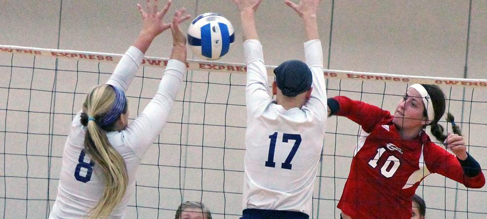 Macy Reigelsperger reached 1,000 career kills in tonight's win over Cincy. Photo by Nicholas Huenefeld/Owens Sports Information