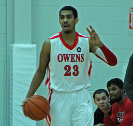Retic's Offense Helps Express Upset No. 8 Lakeland